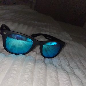 Women’s Peppers sunglasses- great condition